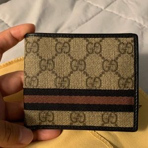 Gucci bifold wallet monogram with stripes